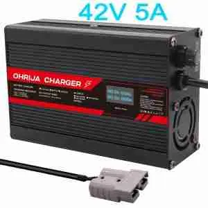 Caricabatterie per batterie al litio 36v